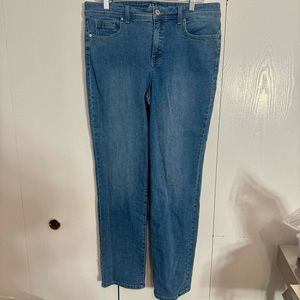 EUC. Style & Co. light wash blue denim jeans. Size 14. Straight leg style.